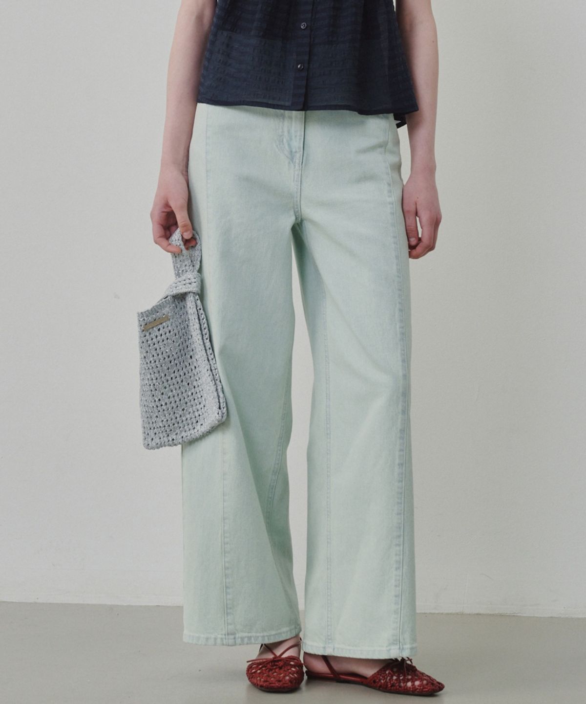 올리브 데 올리브(OLIVE DES OLIVE) 레더 스트랩 메탈릭 니트백 OE6MX4340
