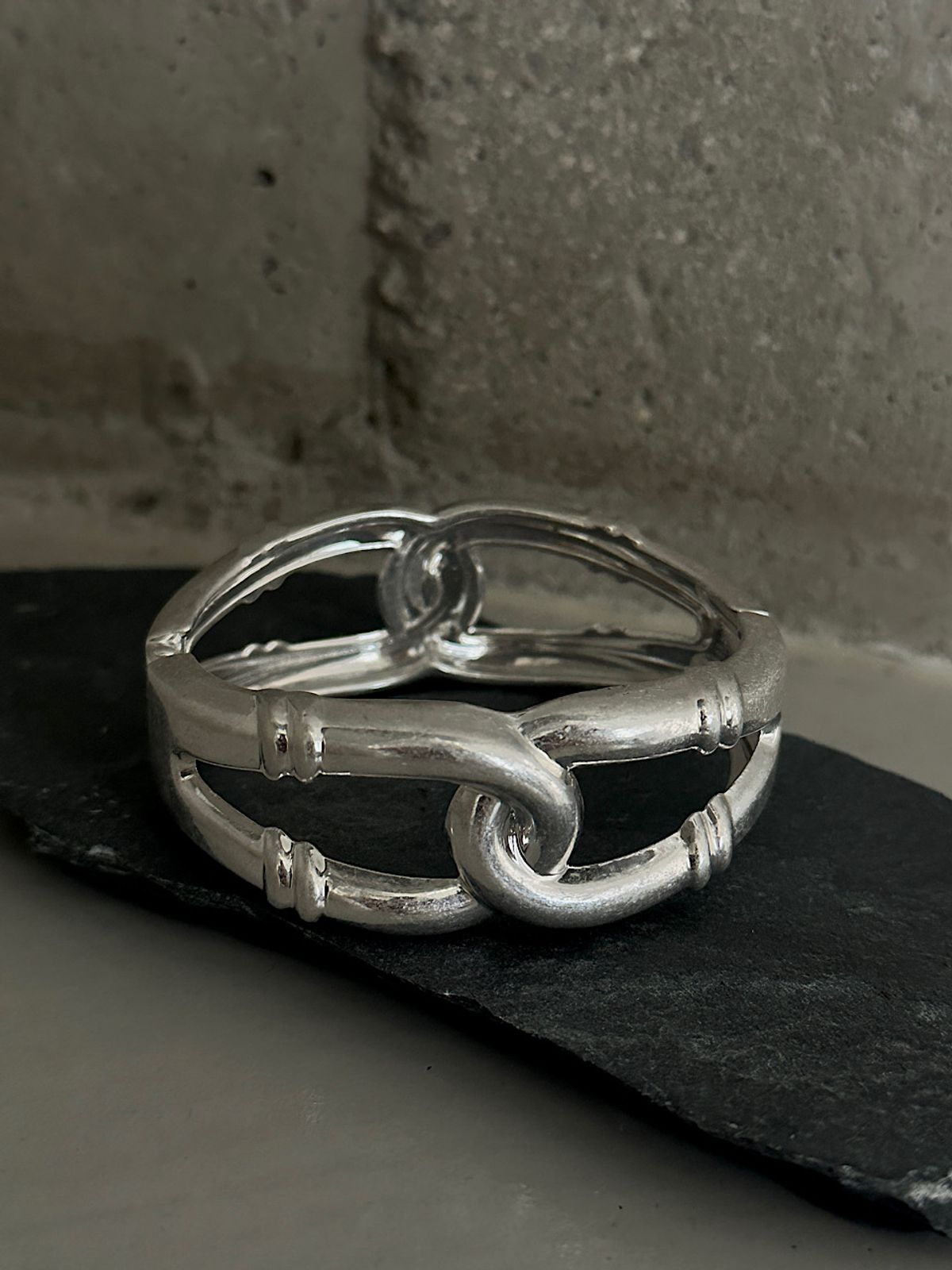아포엠(APOEM) Soft Orbit Bangle