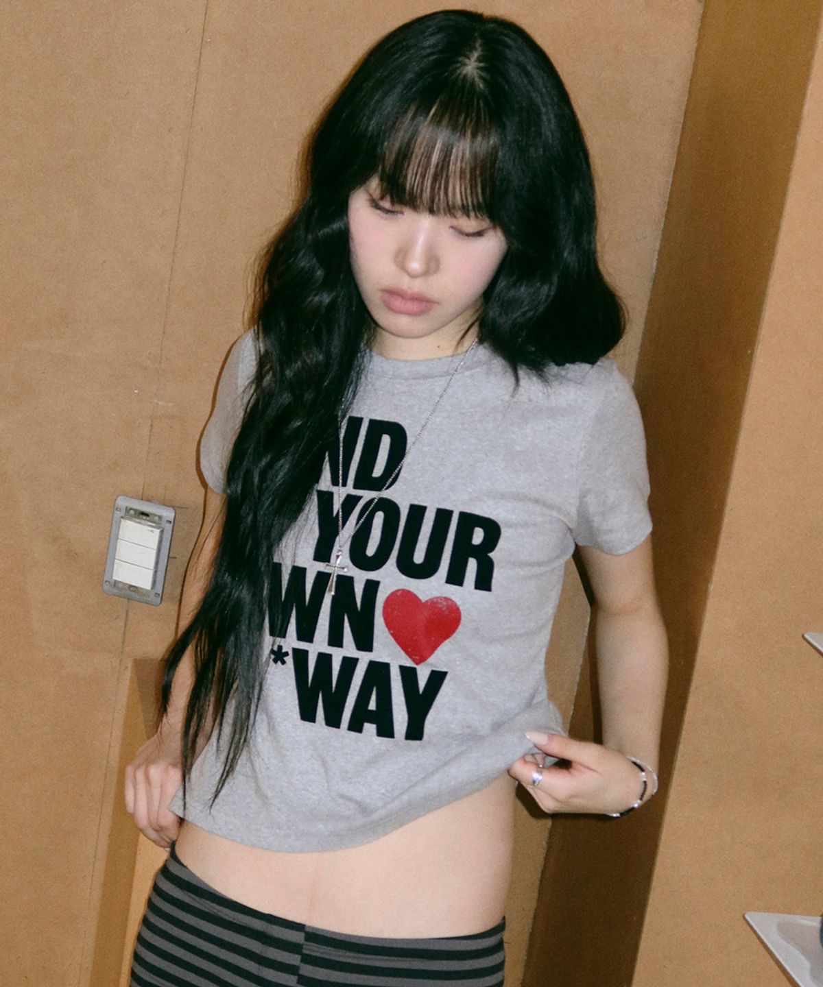 언타이틀 서울(UNTITLED SEOUL) 언타이틀 웨이파인더 크롭 반팔 그레이
