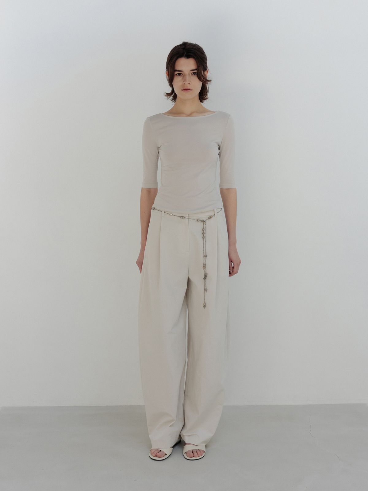 모이아(MOIA) backless cotton t-shirt (mist beige)