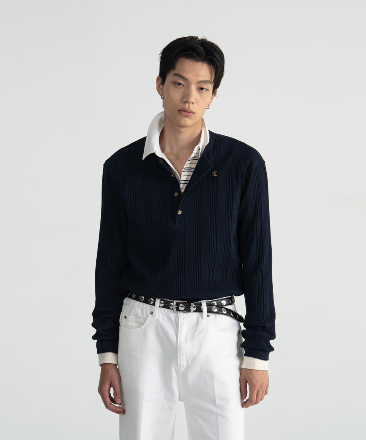 노이스(NOICE) COTTON RIBBED LONG SLEEVES HENLEY NECK - NAVY