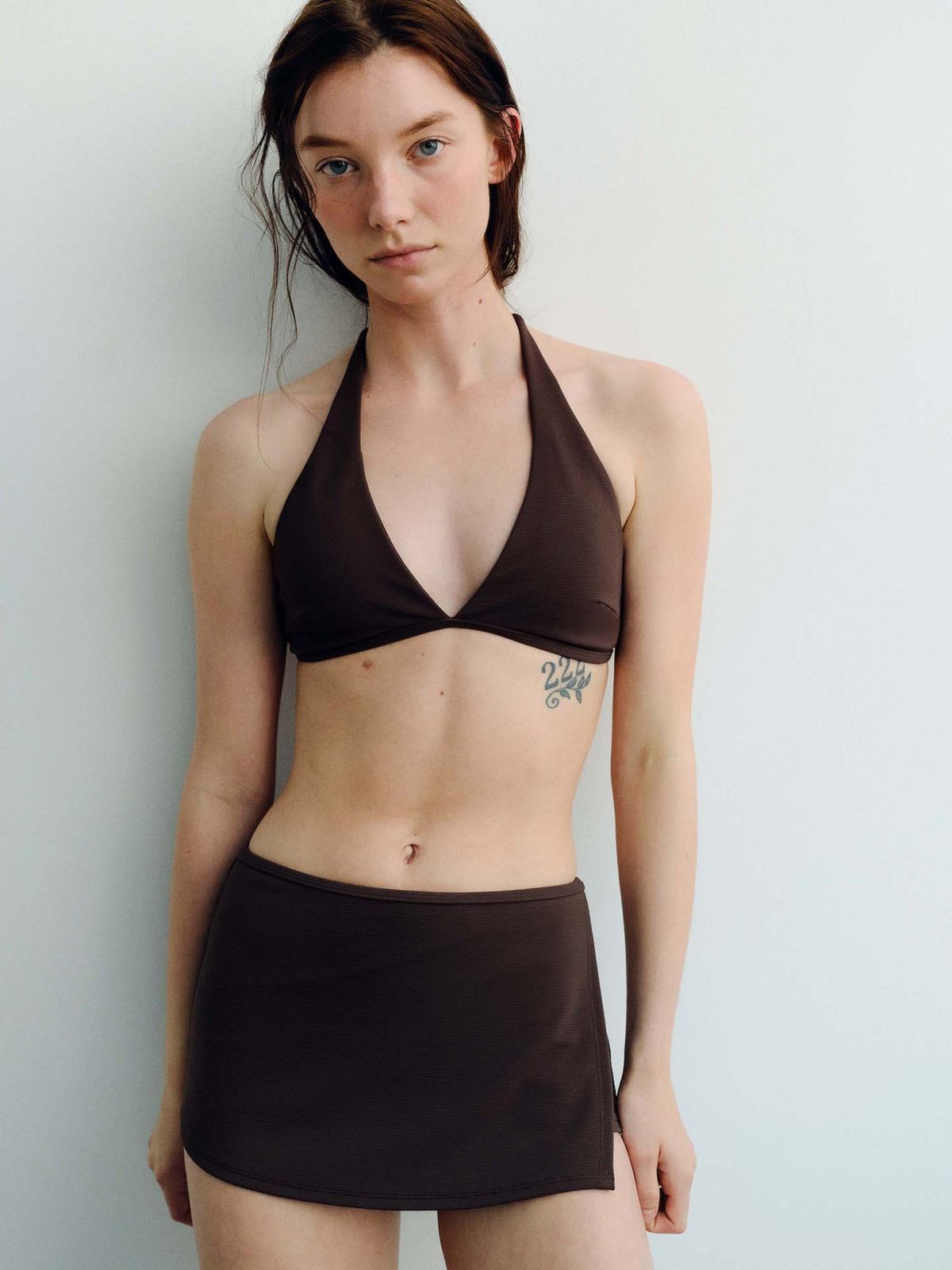오베르(AUBER) Ribbed Halter Bikini Set - Brown