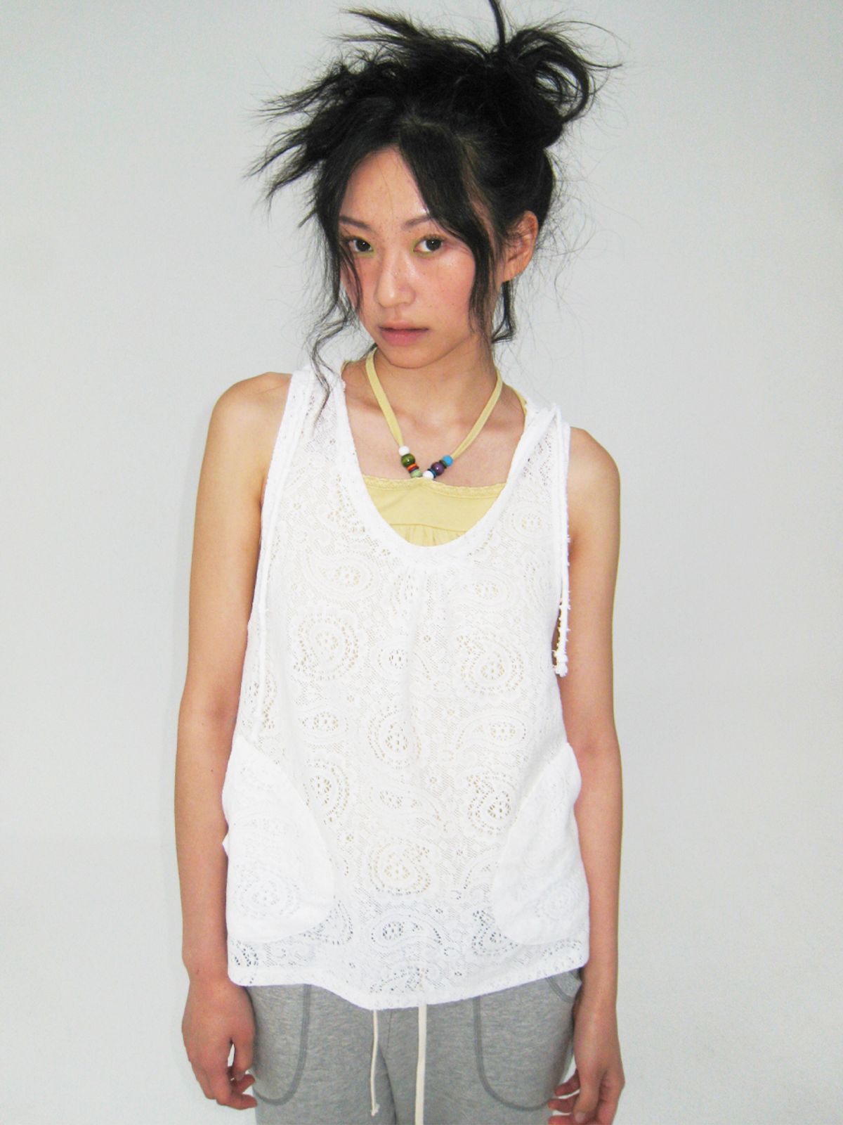 익스파이어드걸(EXPIRED GIRL) Mia Sleeveless Hoodie Ivory