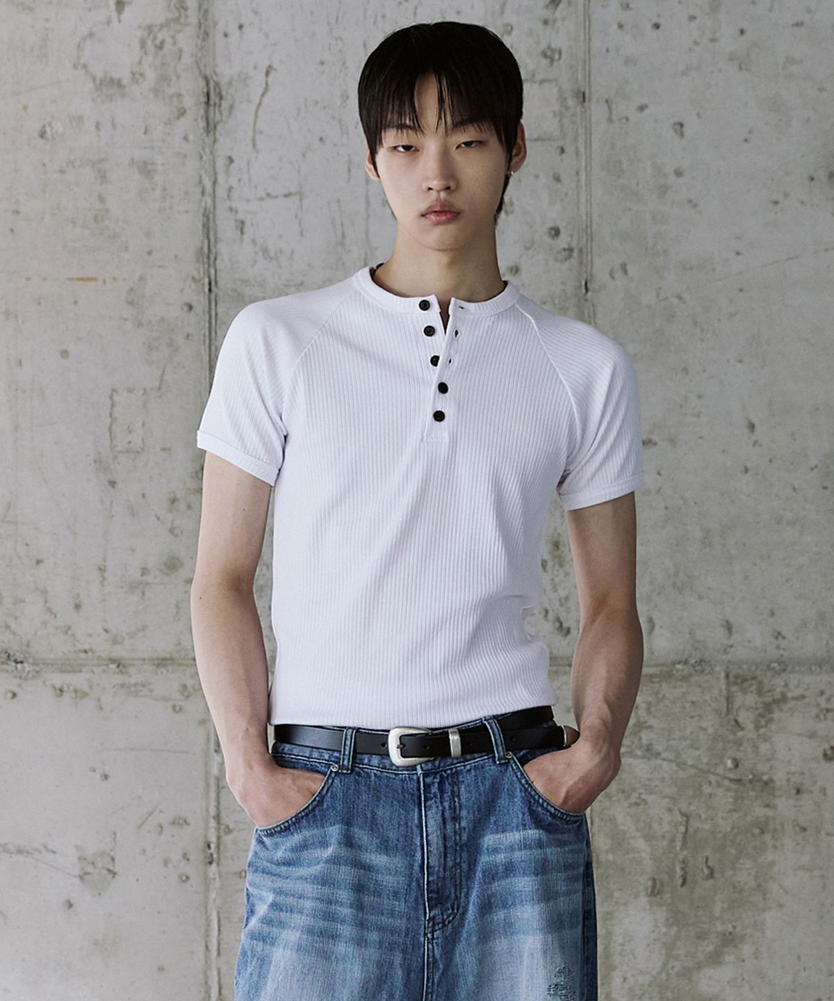 피인오(P.IN.O) 리브드 골지 머슬 헨리넥 - 화이트