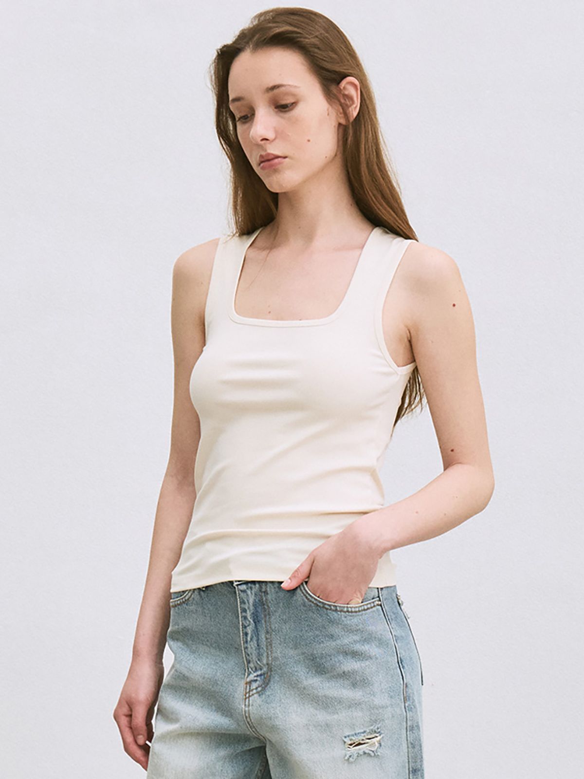 르(LE) square neck tank top (cream)