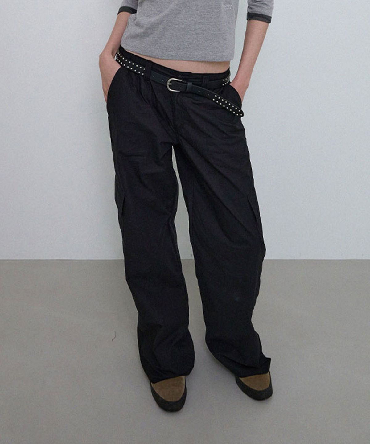프리퍼프리퍼(PREFERPREFER) Low Banding Cargo Pants (Black)