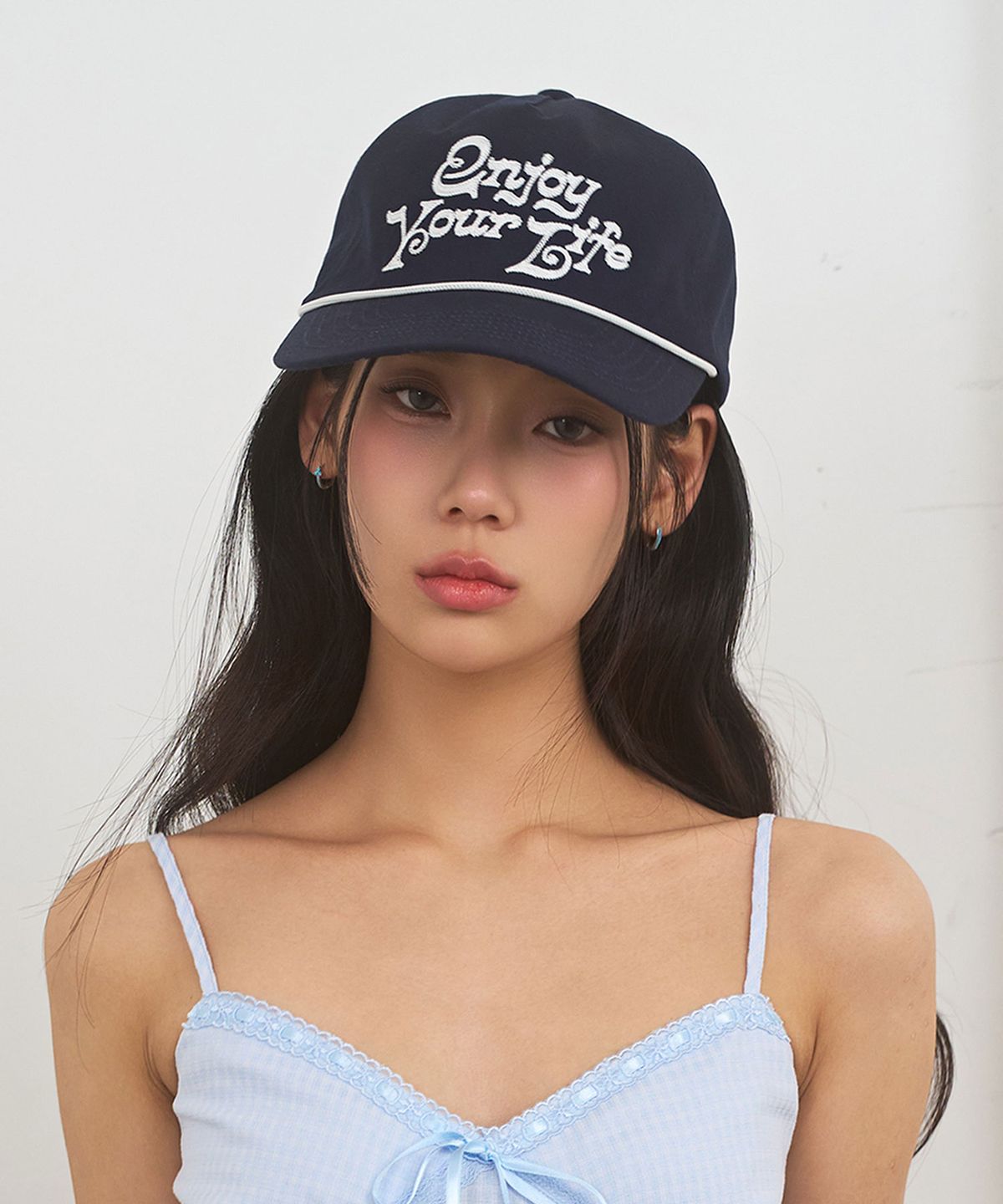 리메크(LIEMÉQUE) E.Y.L 로고 스트랩 볼캡 네이비