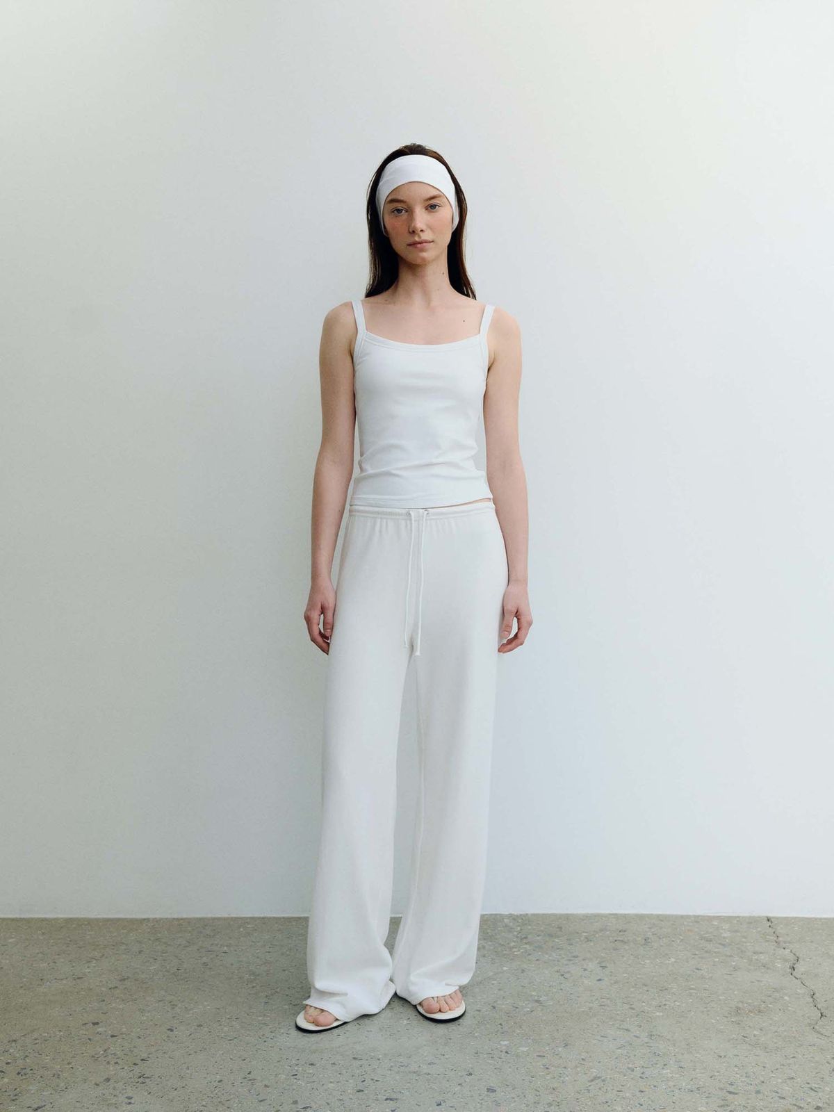 오베르(AUBER) Soft Sweatpants - White