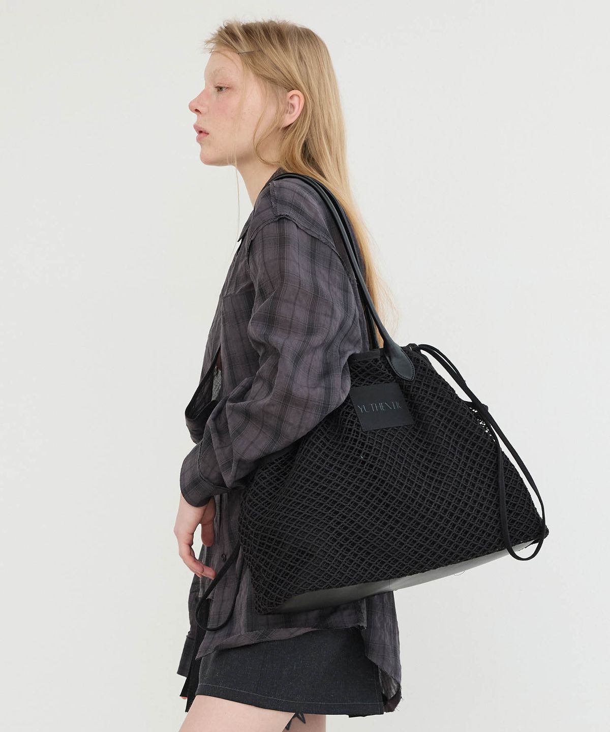 유센틱(YUTHENTIC) Mesh canvas big bag Black AX6XX20010