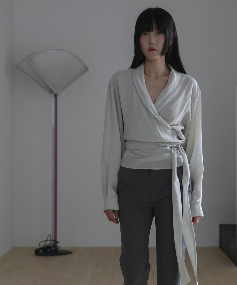 숄카라랩 블라우스 베이지