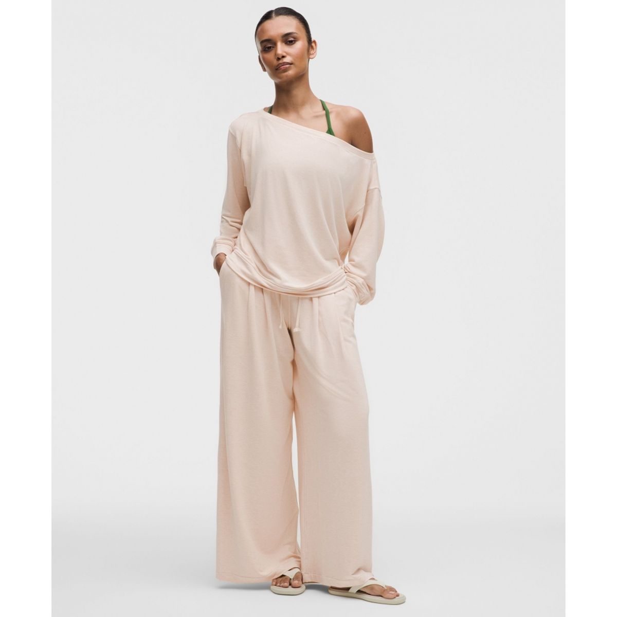 룰루레몬(LULULEMON) 비캄 하이라이즈 플리티드 엑스트라 와이드 레그 팬츠  JLSC