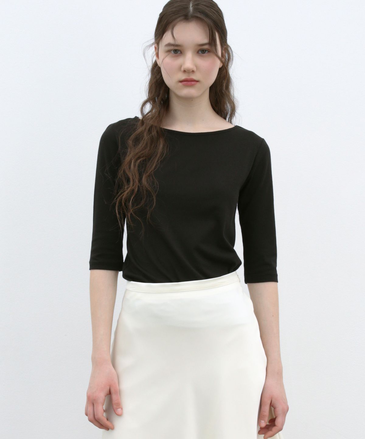 쏘이르(SO IR) BOAT NECK T-SHIRT - BLACK