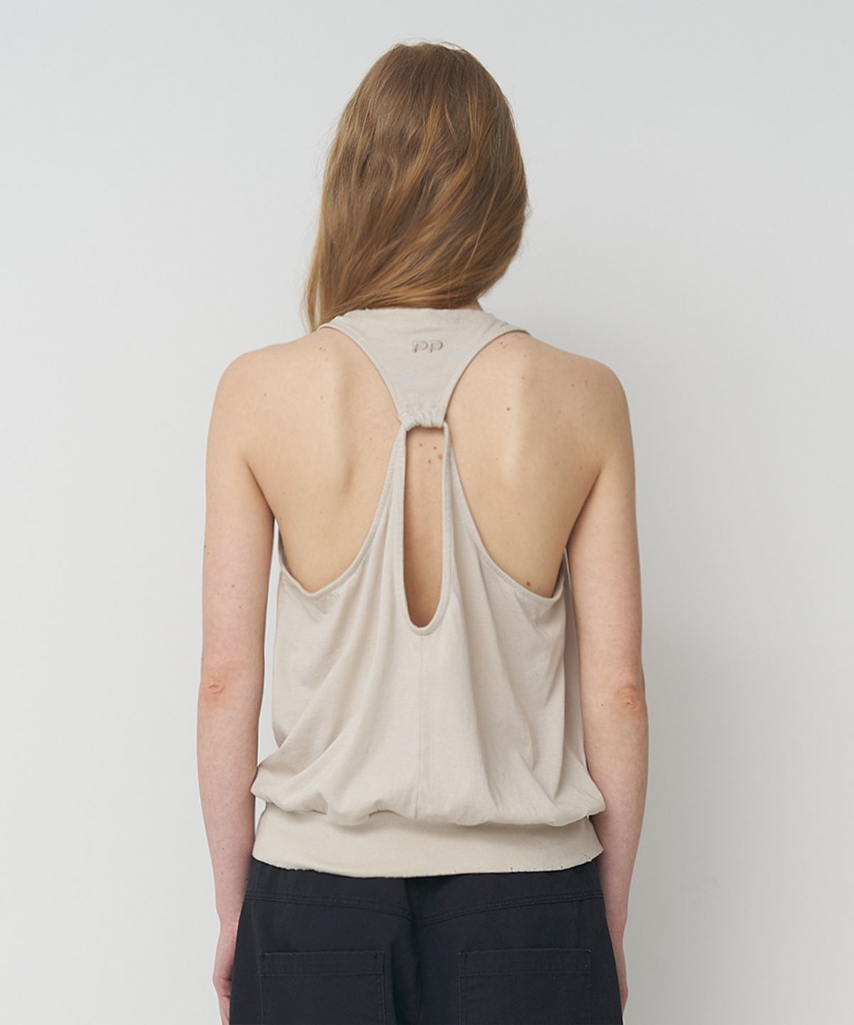 프리퍼프리퍼(PREFERPREFER) Back Hole Sleeveless (Beige)
