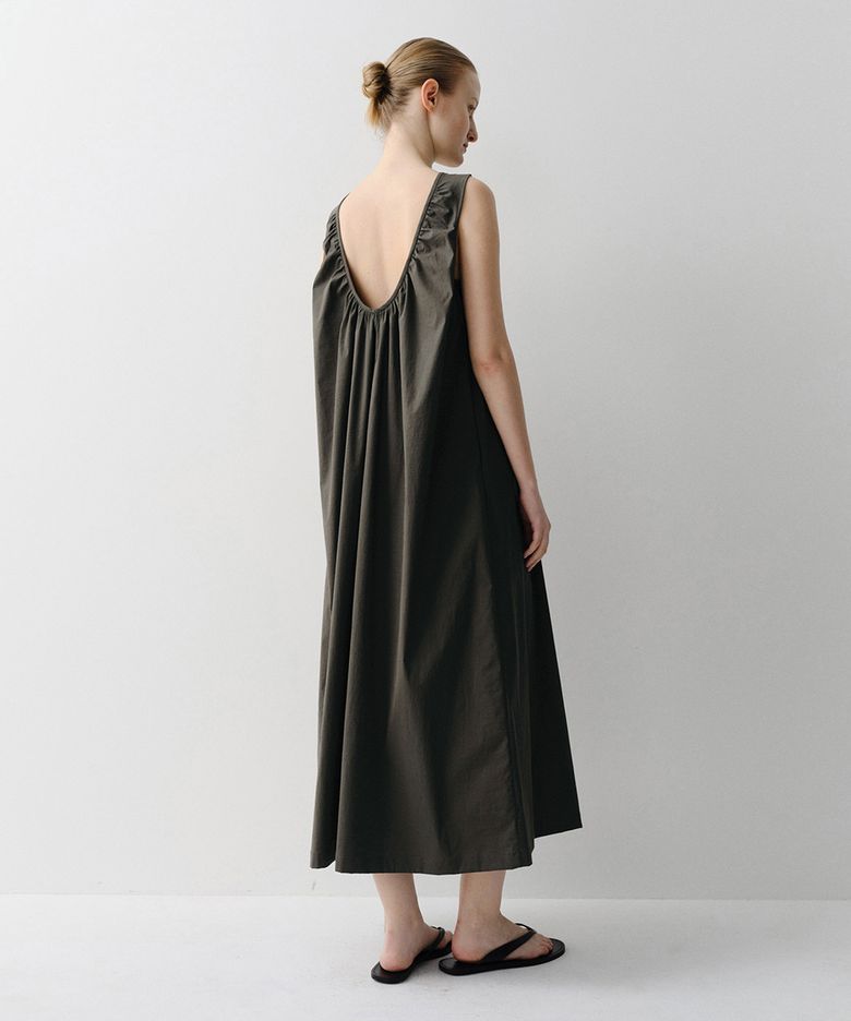 THEA SHIRRING MAXI DRESS (DEEP KHAKI)