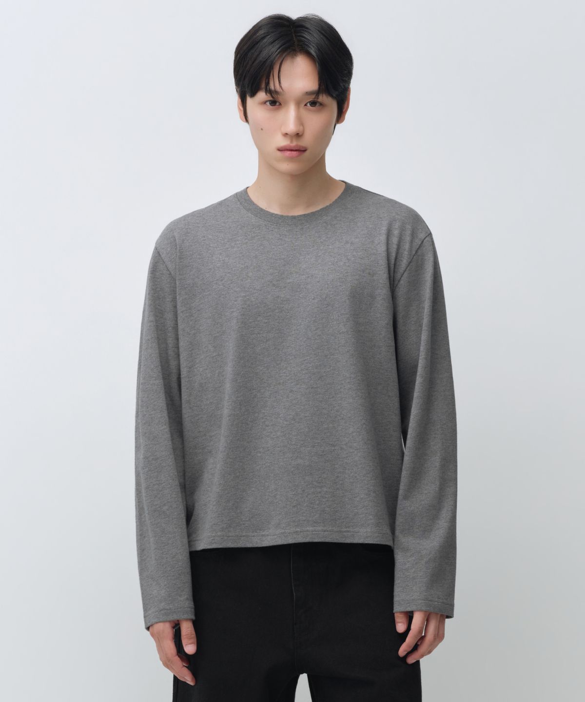 무신사 스탠다드(MUSINSA STANDARD) 레귤러 긴소매 크롭 티셔츠 [미디엄 그레이]