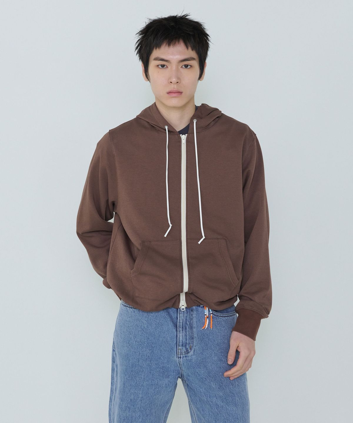 더씽인데어데어(THE THING IN THEIR THERE) Adaptive Zip-Up Hoodie Brown