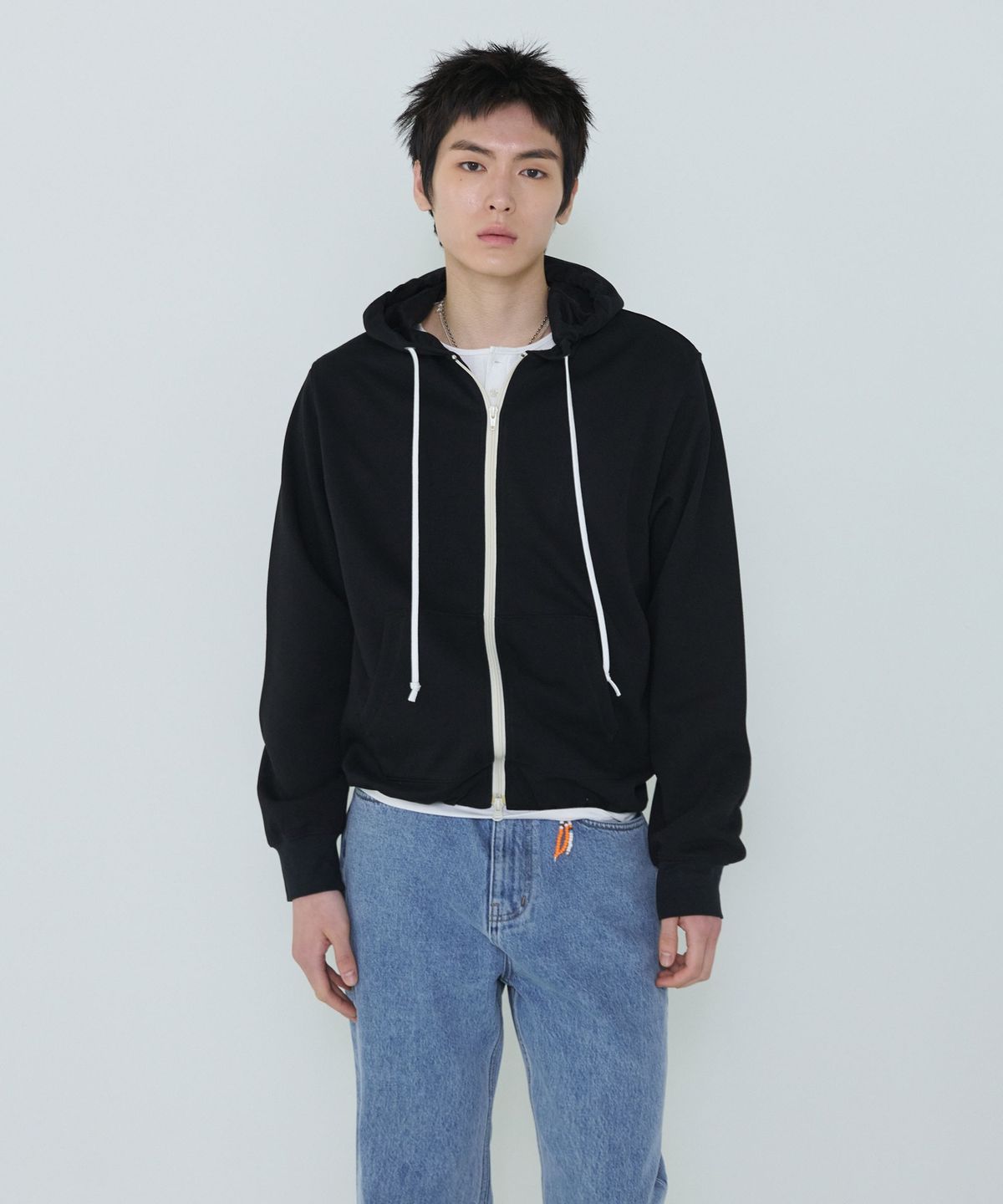 더씽인데어데어(THE THING IN THEIR THERE) Adaptive Zip-Up Hoodie Black