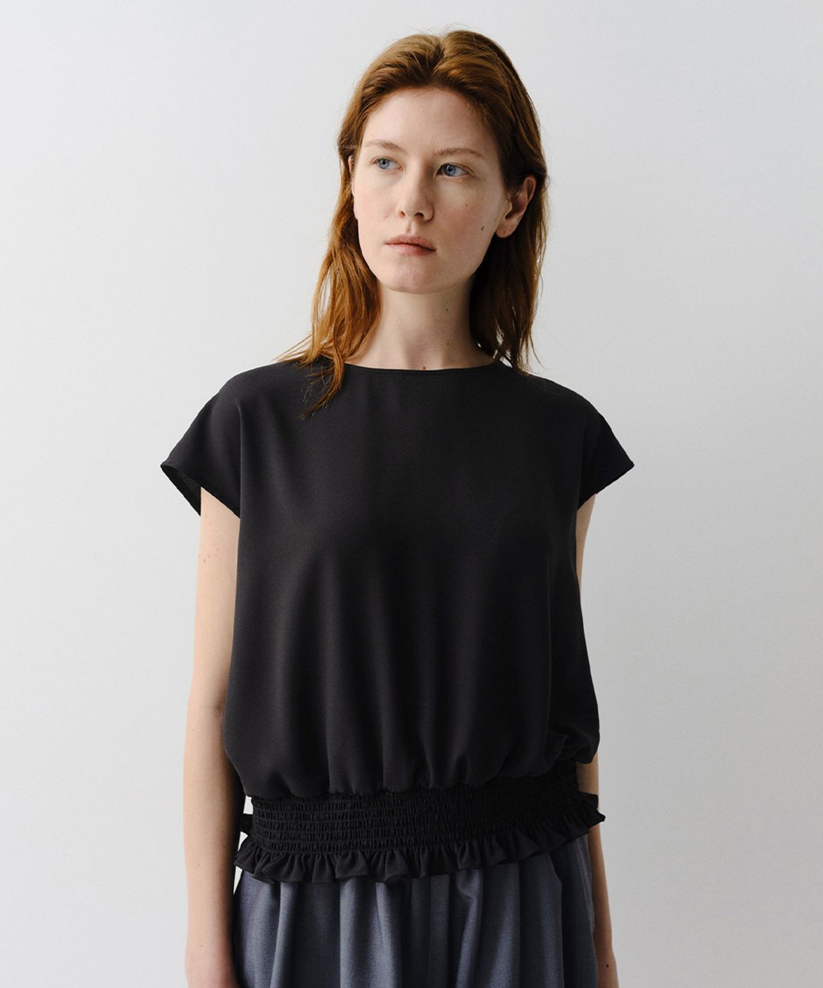 이아(EAAH) SMOKING BACK TIE BLOUSE (BLACK)