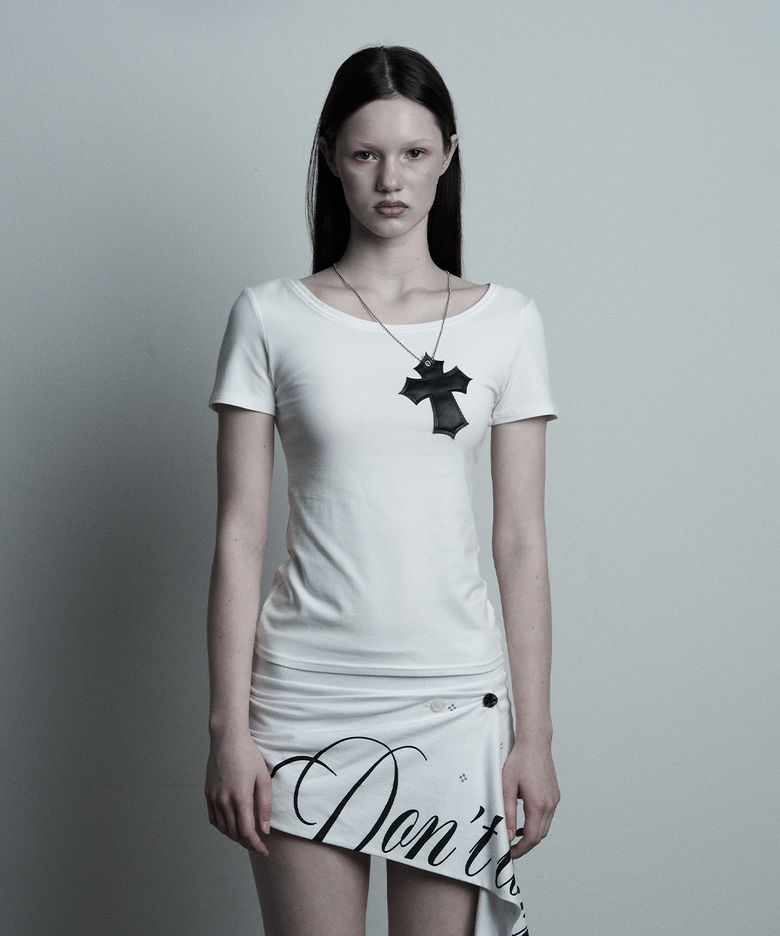 White-leather Cross necklace T-shirt