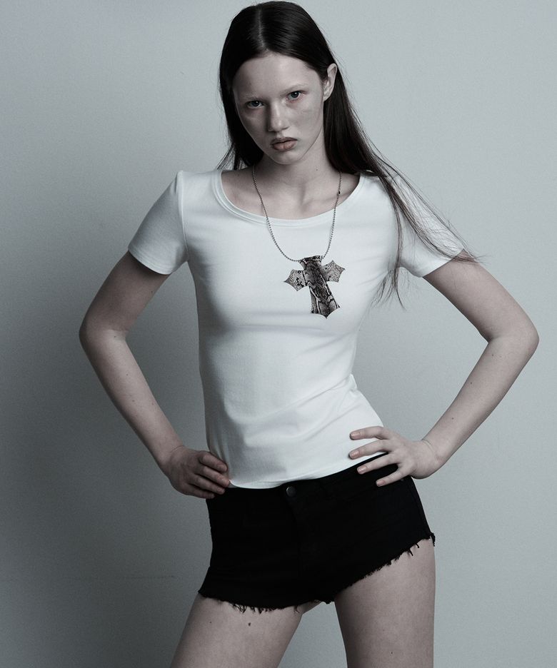 White-python Cross necklace T-shirt