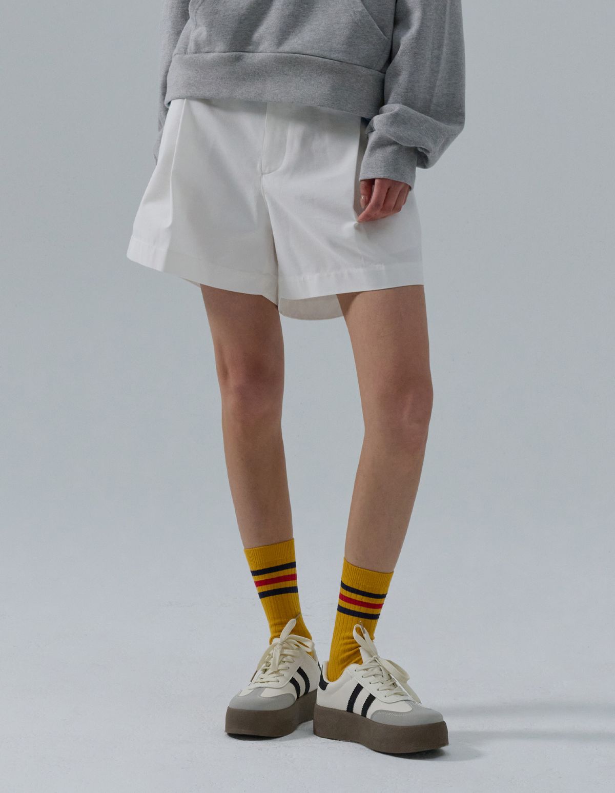 네일비(NEILBE) 트렌치 트윌 버뮤다 테일러드 팬츠 off white