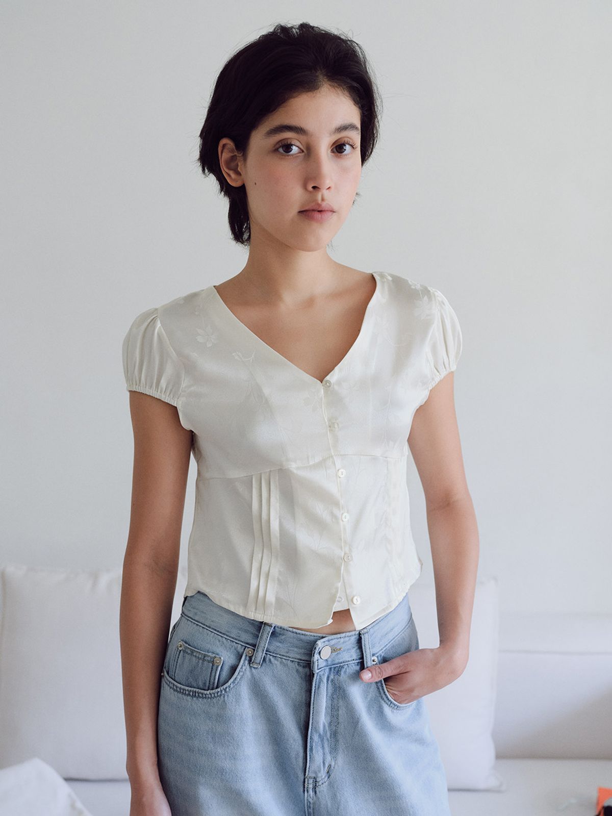 베이오드(BAIE OUD) Jacquard short-sleeve blouse_ivory