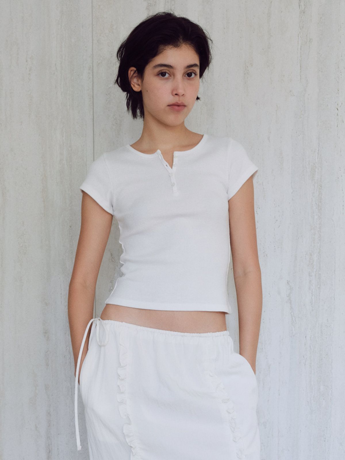 베이오드(BAIE OUD) Henley short-sleeve T-shirt_white