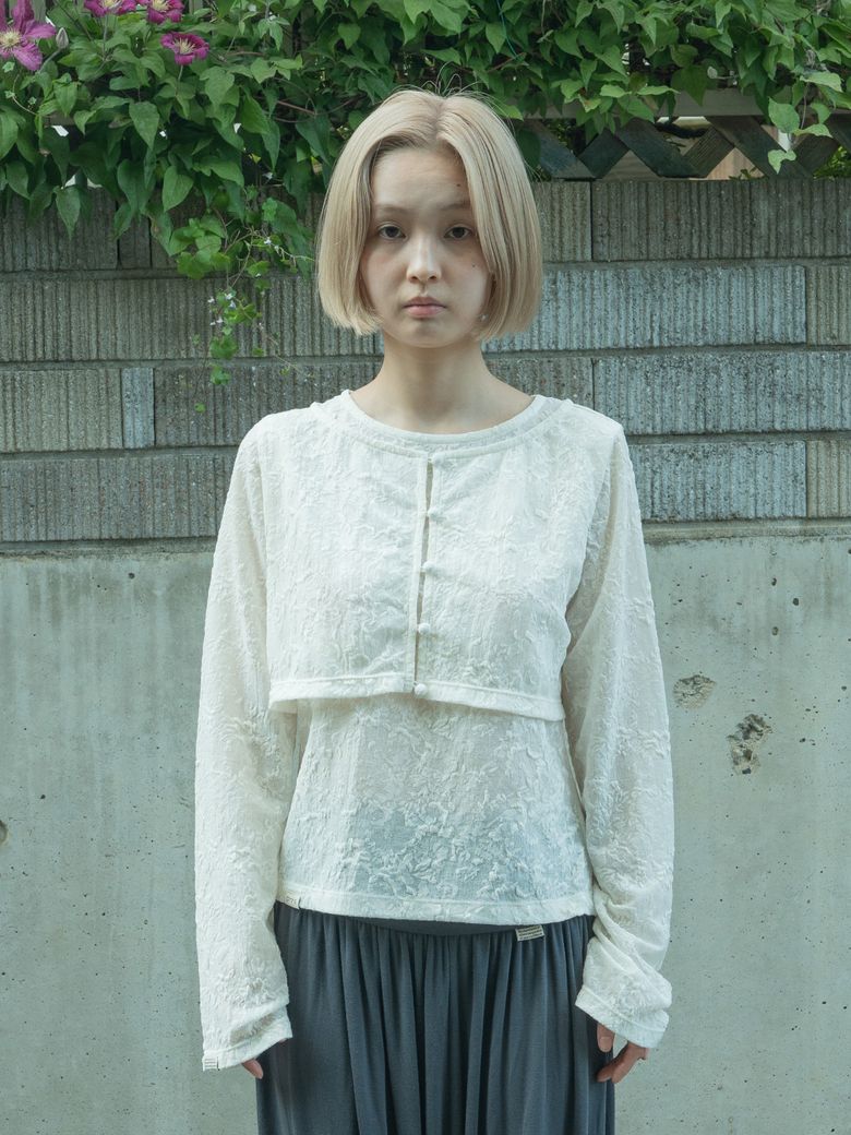 Floral Texture Cropped Cardigan / Cream
