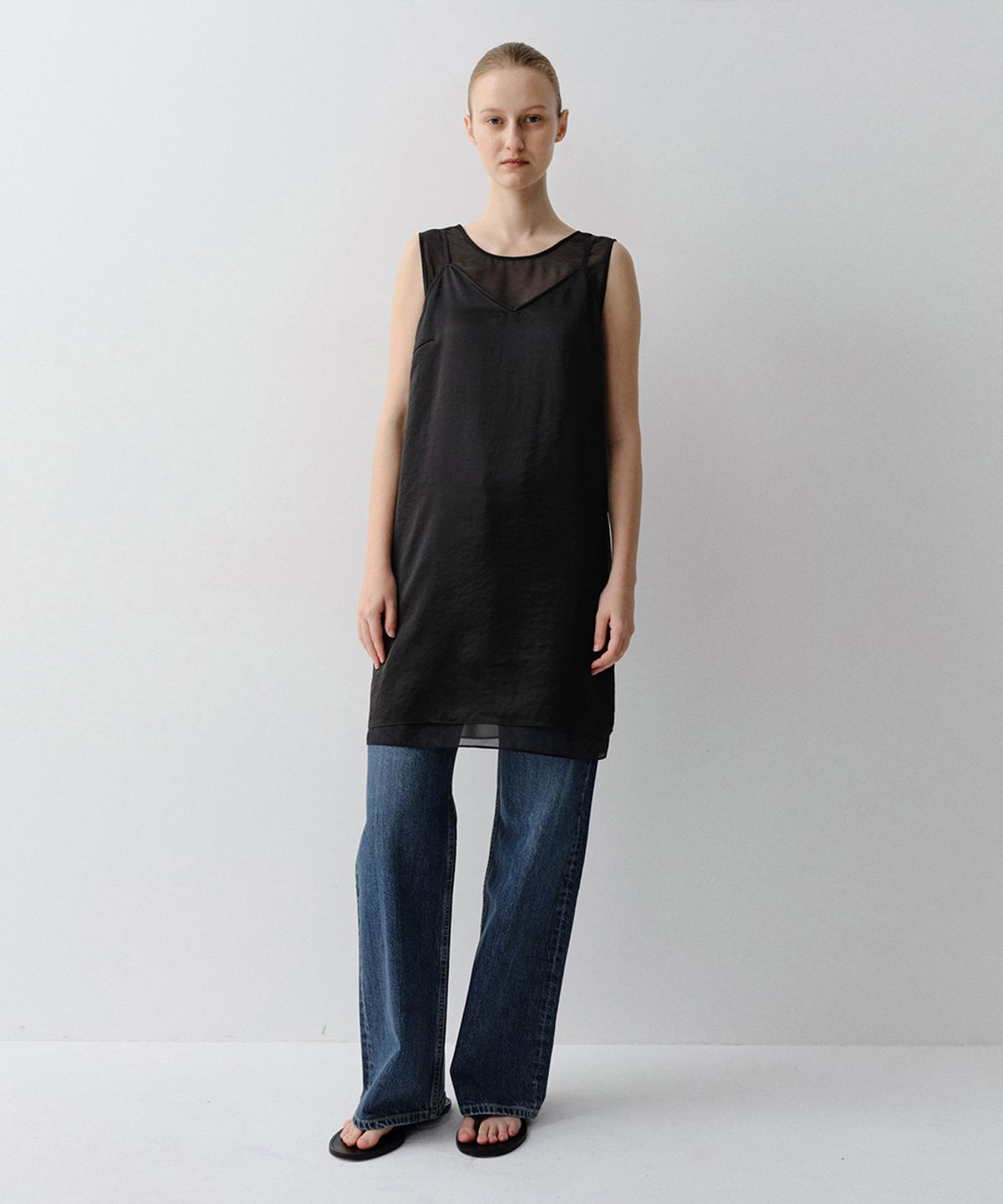 이아(EAAH) SATIN SHEER LAYERED DRESS (BLACK)