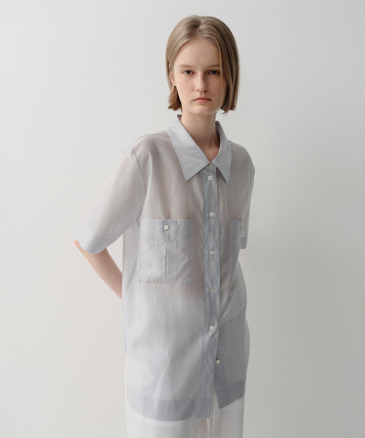 이아(EAAH) LUSE SHEER POCKET SHIRT (PALE BLUE)