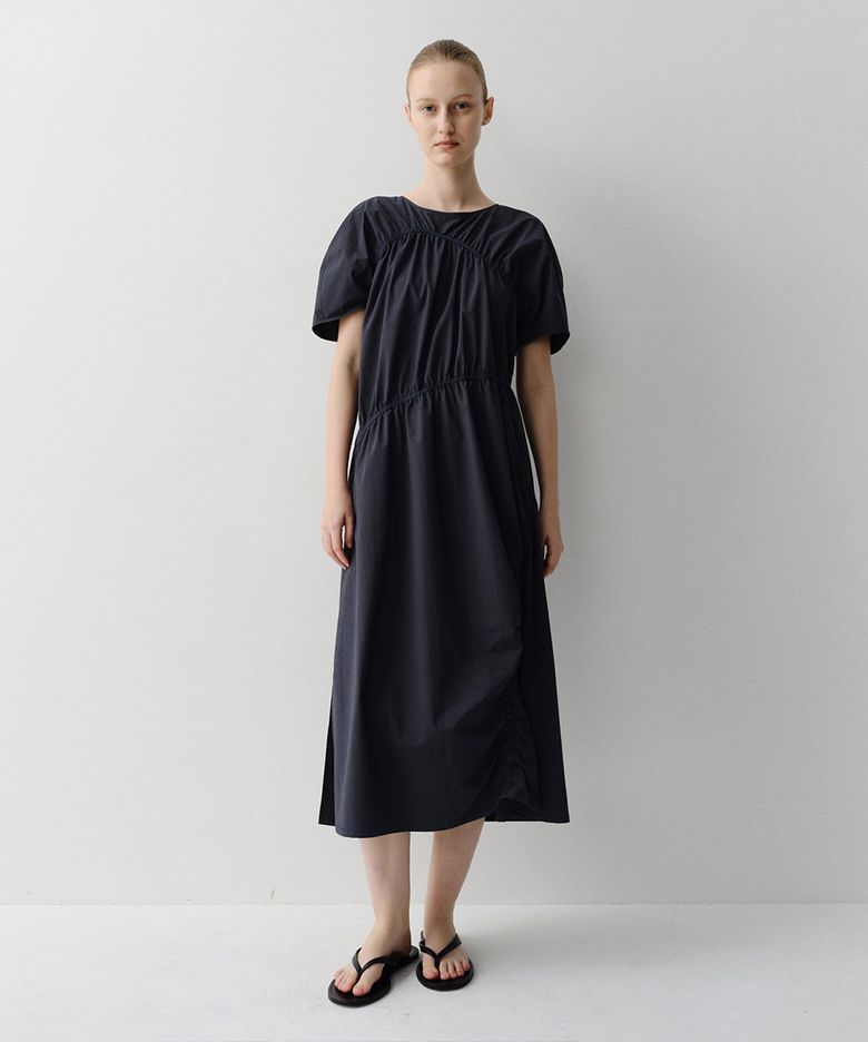 SLOPE SHIRRING DRESS (NAVY)