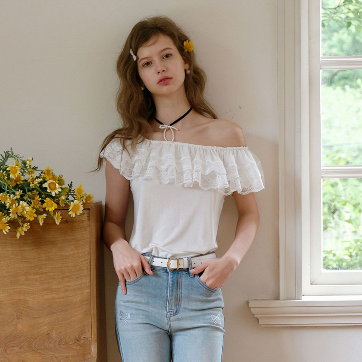 쎄무아듀(CEST MOIDEW) Cest_Lace ruffle off-shoulder blouse