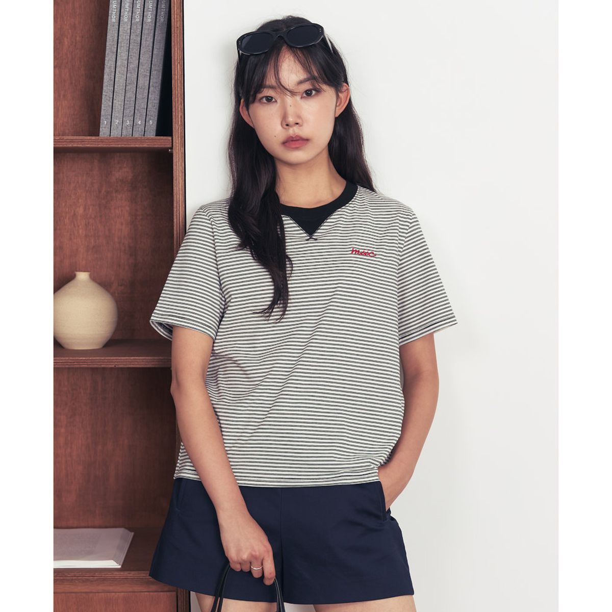 미크(MIIC) Relaxed fit striped embroidered short-sleeve T-shirt