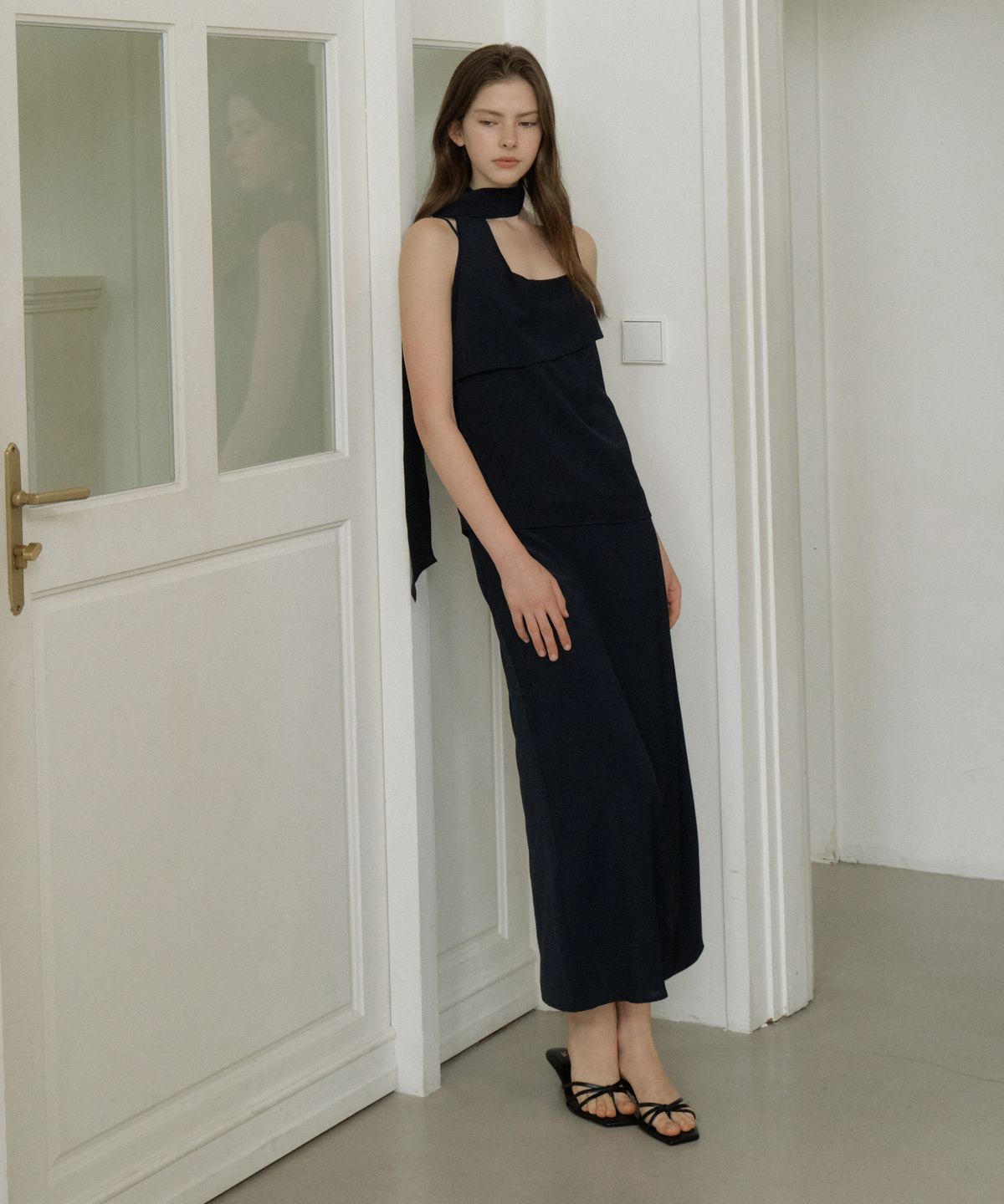 리올그(REORG) GIR DART LONG SKIRT NAVY