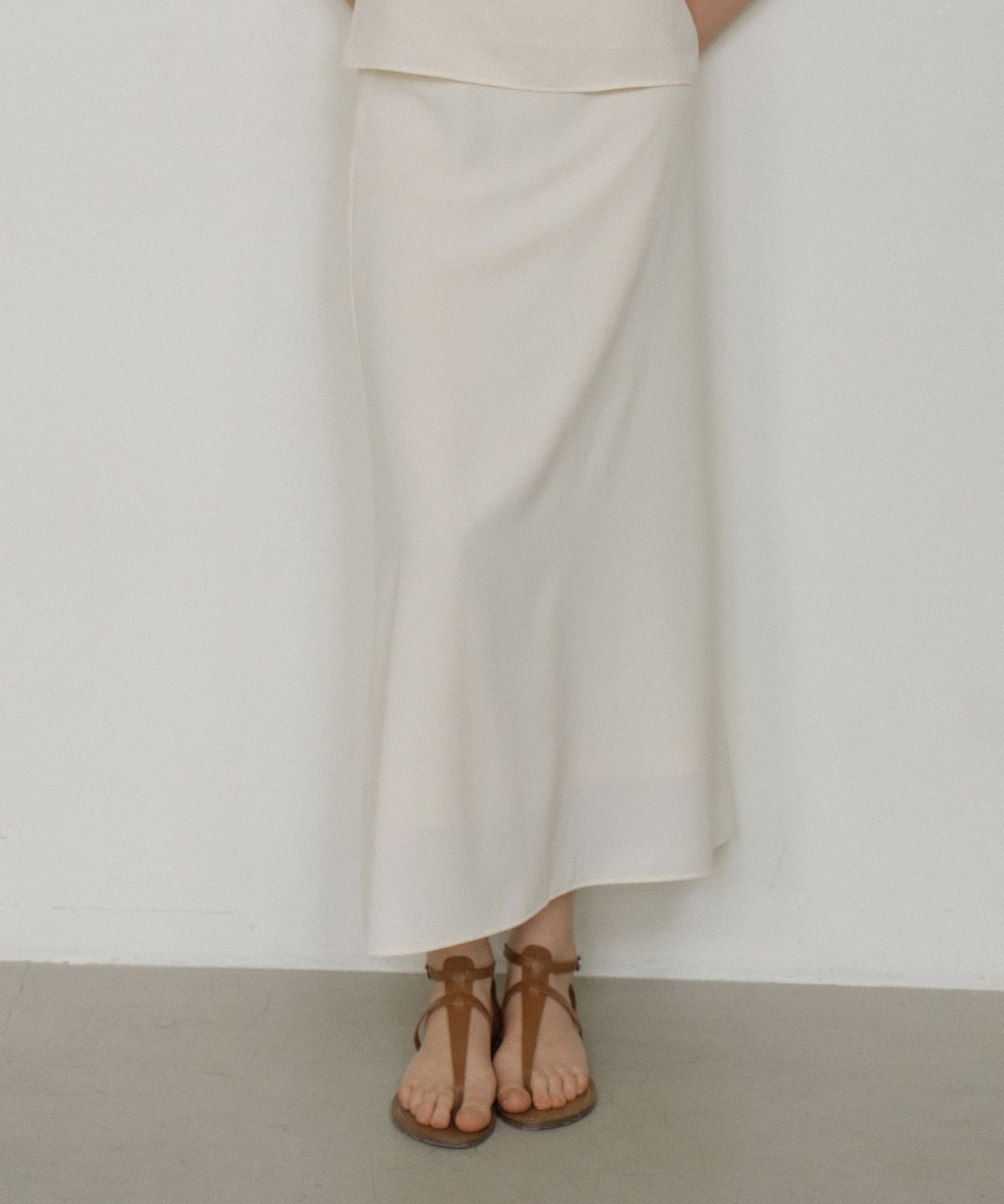 리올그(REORG) GIR DART LONG SKIRT CREAM