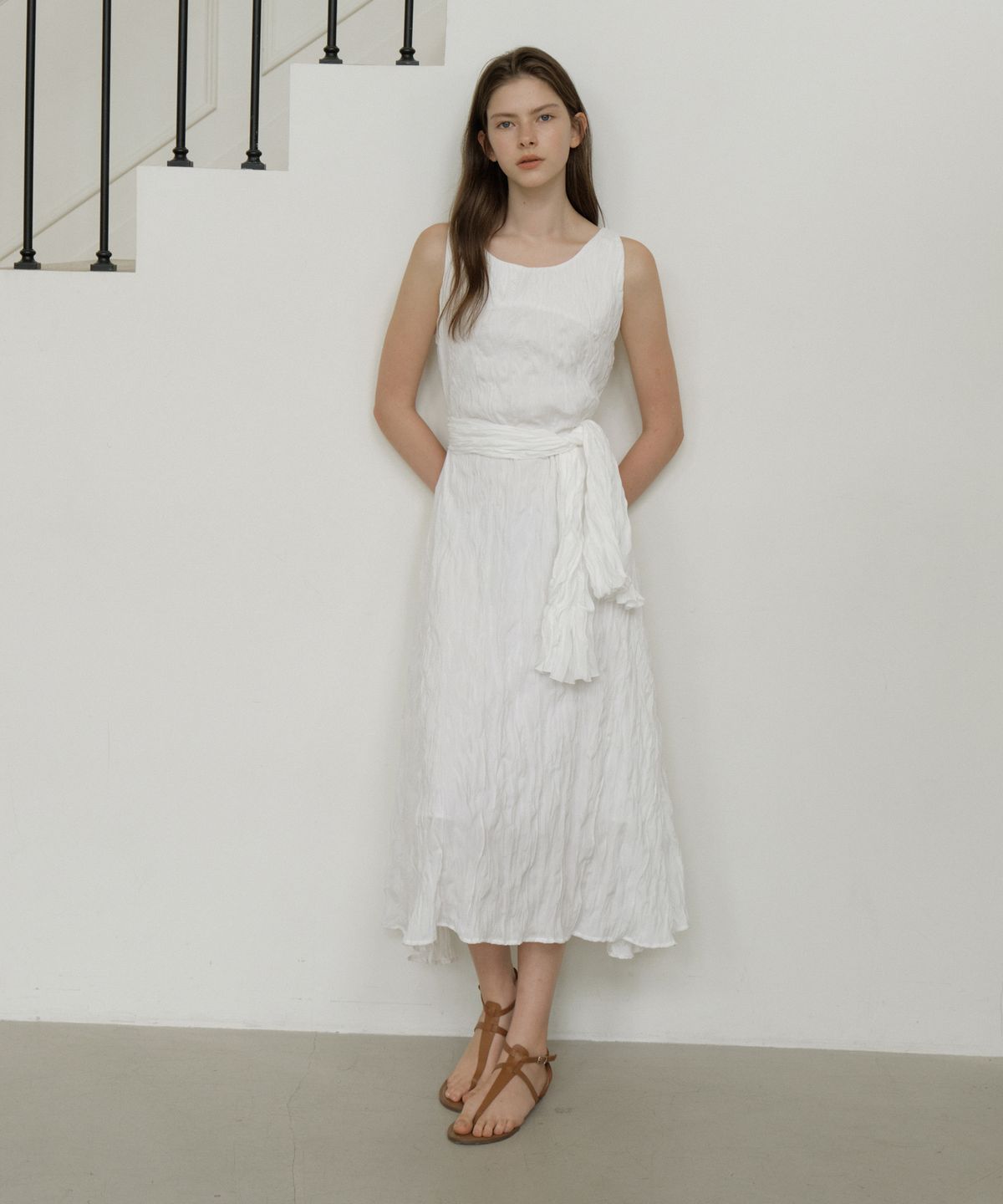 리올그(REORG) GIR WRINKL SLEEVELESS OPS WHITE