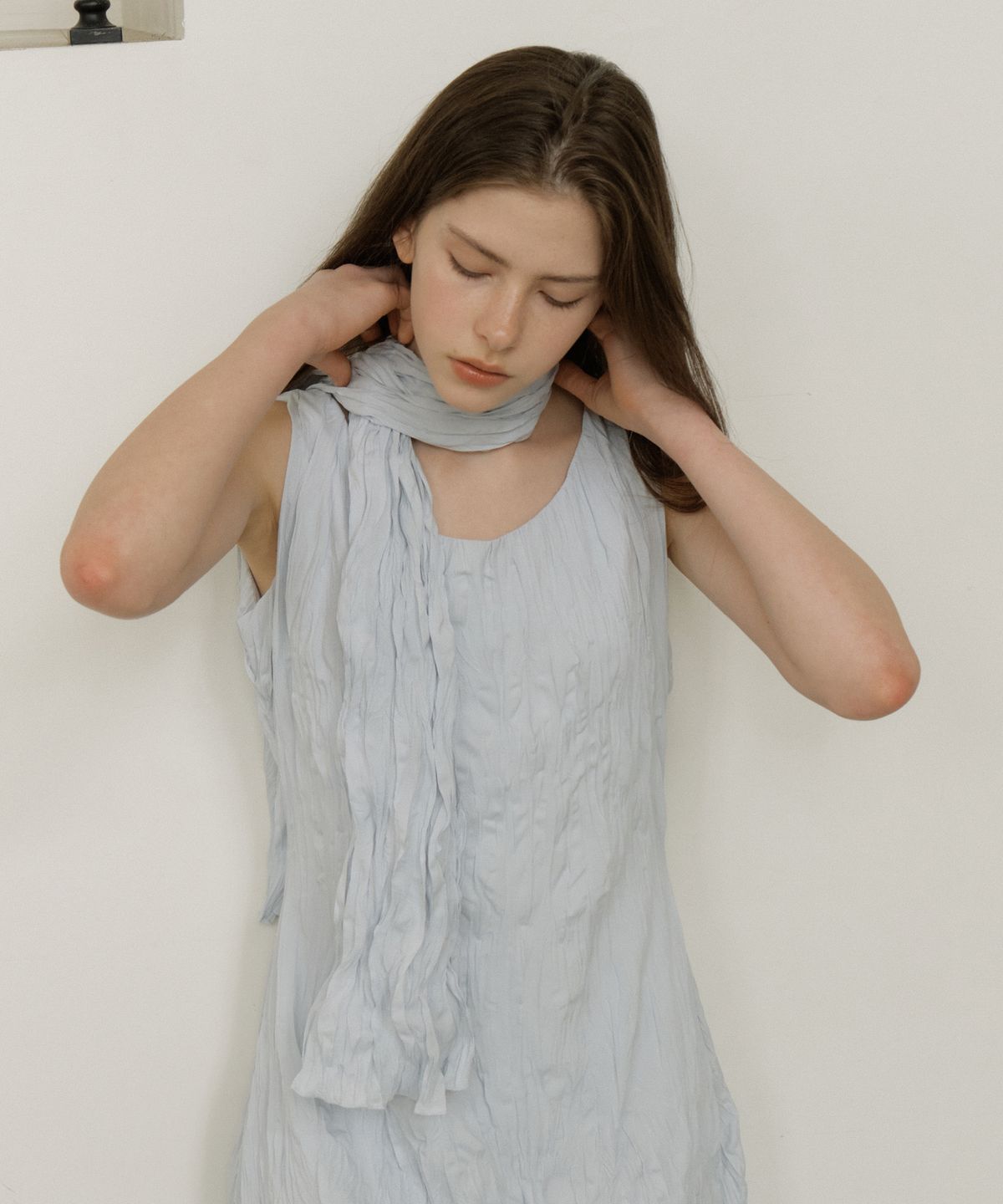 리올그(REORG) GIR WRINKLE SCARF SKY BLUE