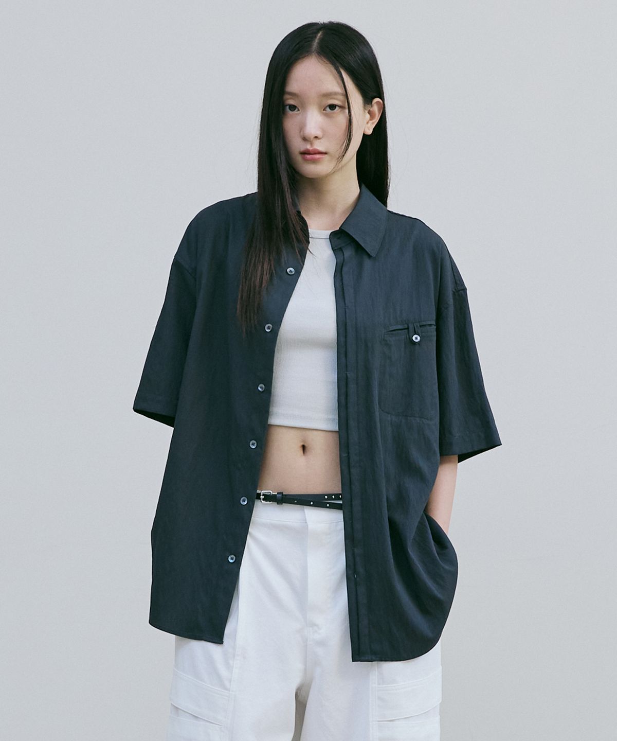 베르드누아(BER DE NOIR) 브리즈 탭 셔츠(차콜)