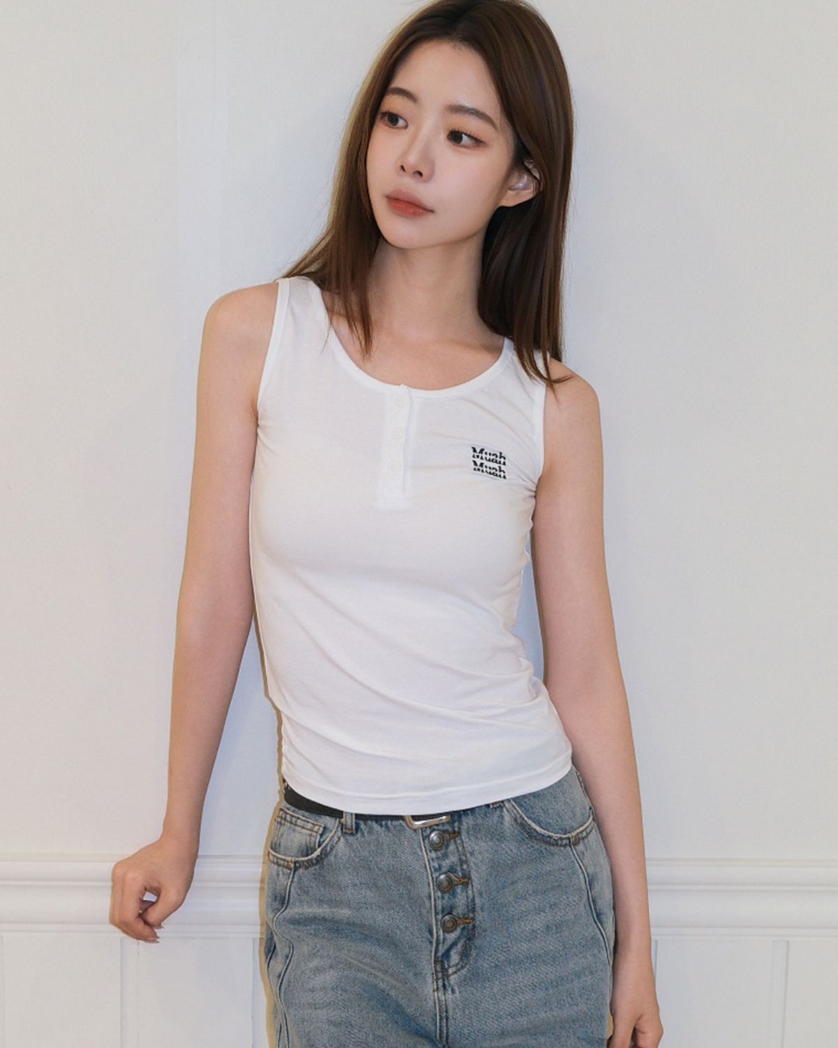 무아무아(MUAHMUAH) 슬림 헨리넥 슬리브리스 [화이트]