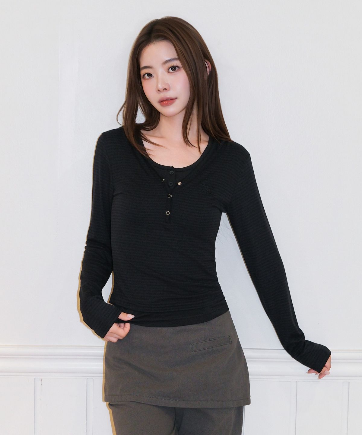 무아무아(MUAHMUAH) 브러쉬 스트라이프 후드 긴팔티 [블랙]