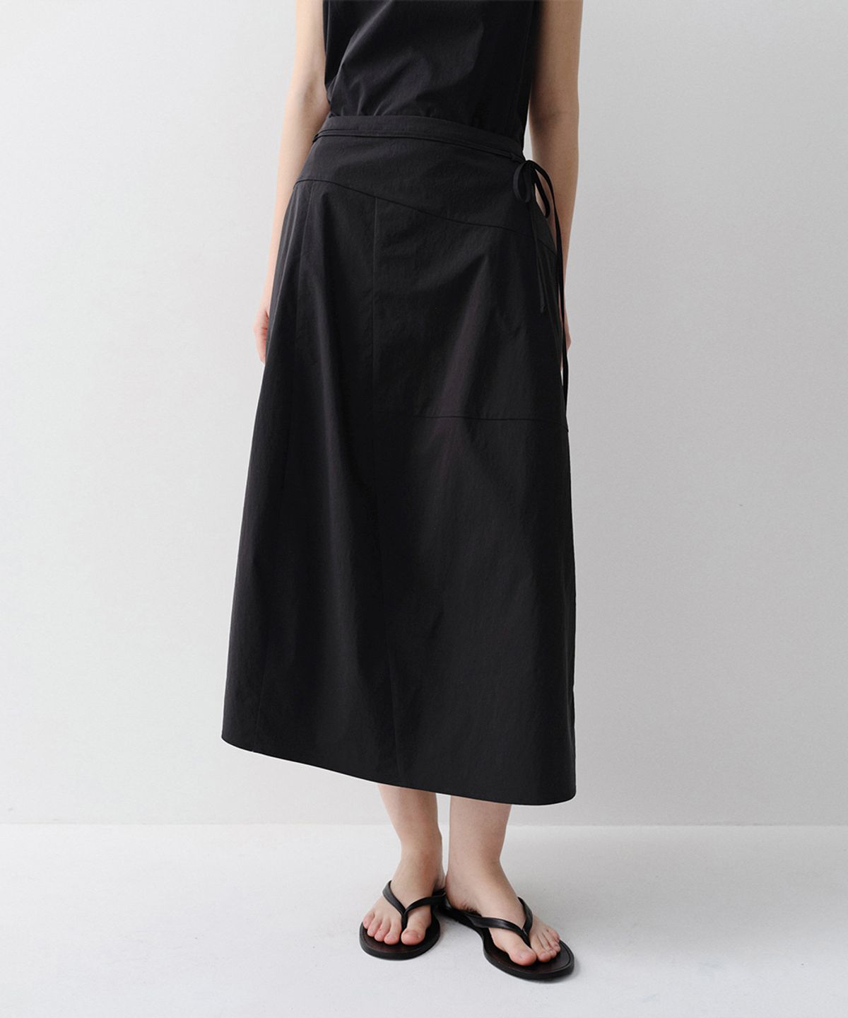 이아(EAAH) LOVEN STRING SKIRT (BLACK)