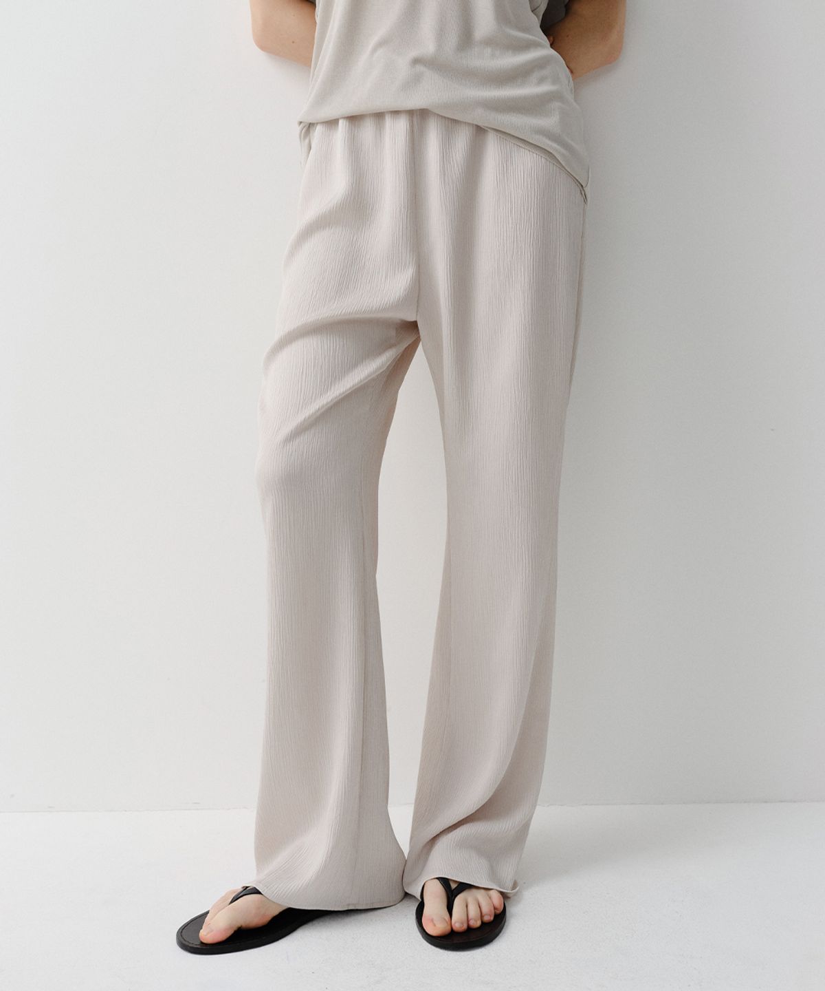 이아(EAAH) PLEATS BANDING PANTS (ASH BEIGE)
