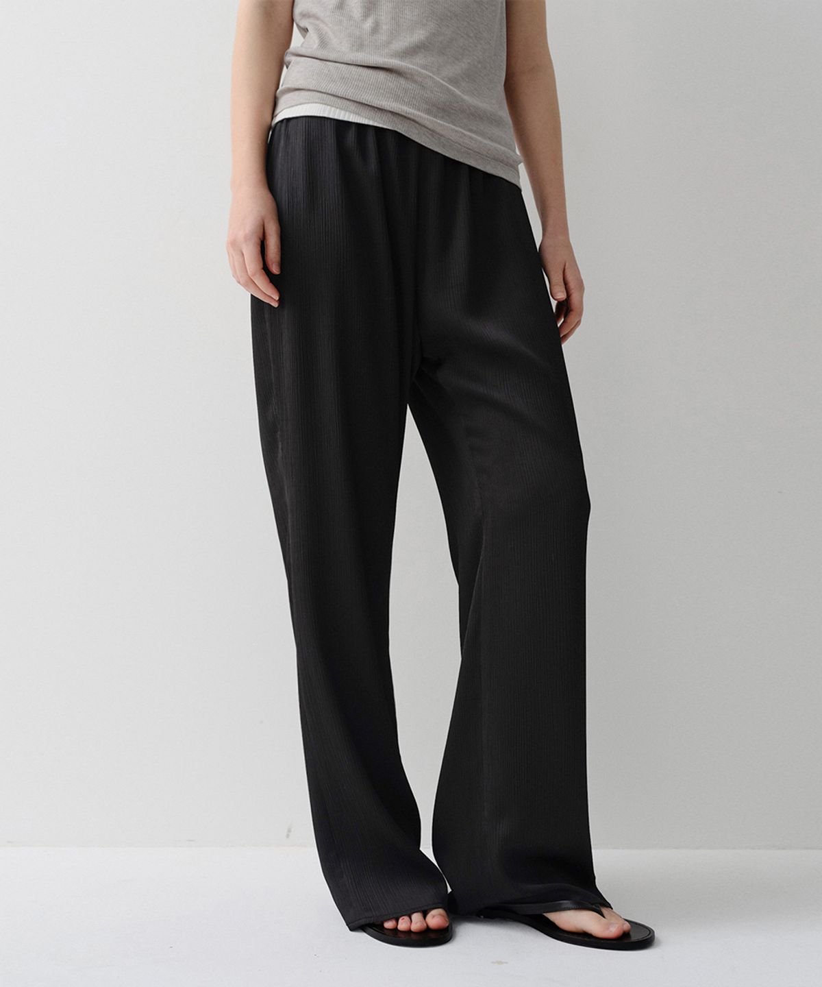 이아(EAAH) PLEATS BANDING PANTS (BLACK)
