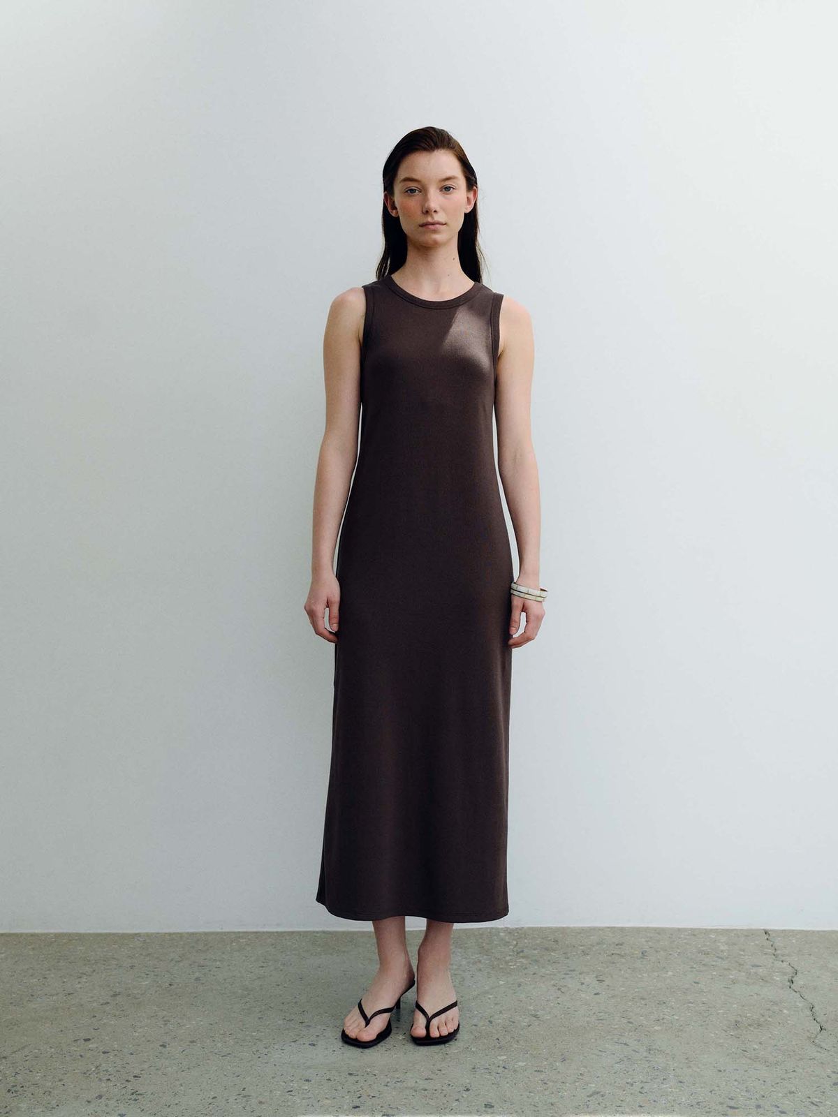 오베르(AUBER) Ribbed Pad Cup Dress - Brown
