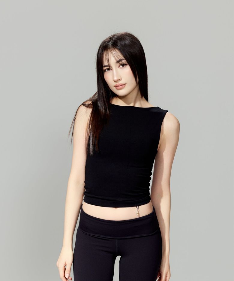 더블 레이어드 핏 스퀘어 백 탑 (블랙)