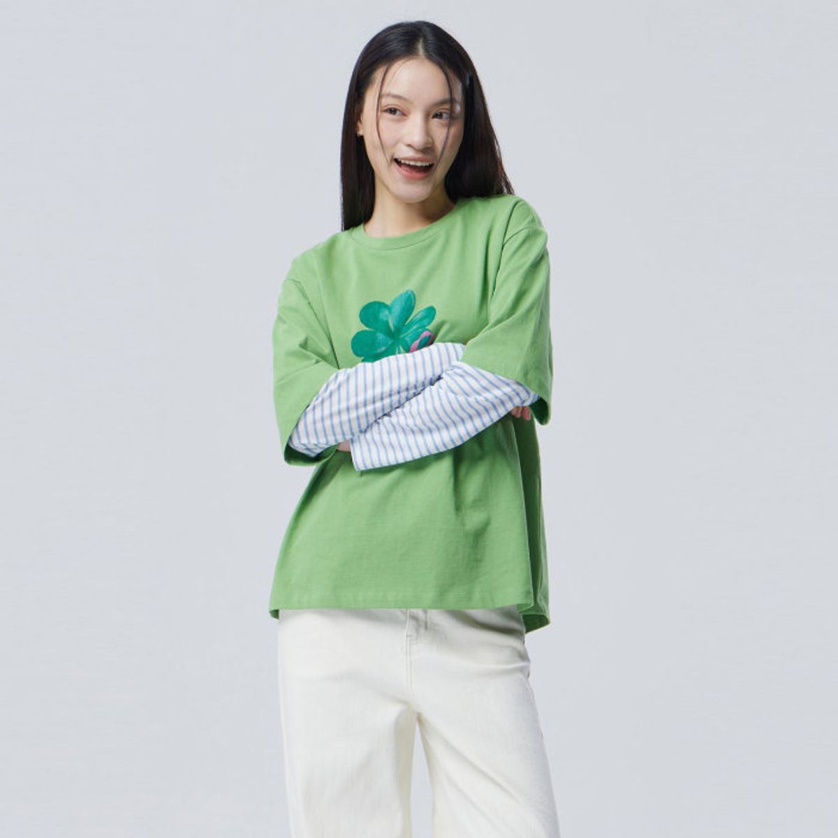 베네통(BENETTON) 리본 클로버 티셔츠_BATSE1611GN