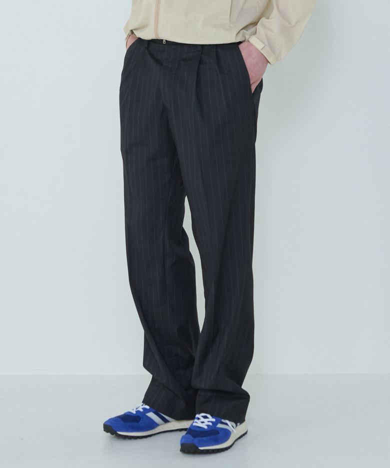 Fine Pinstripe Slacks Black