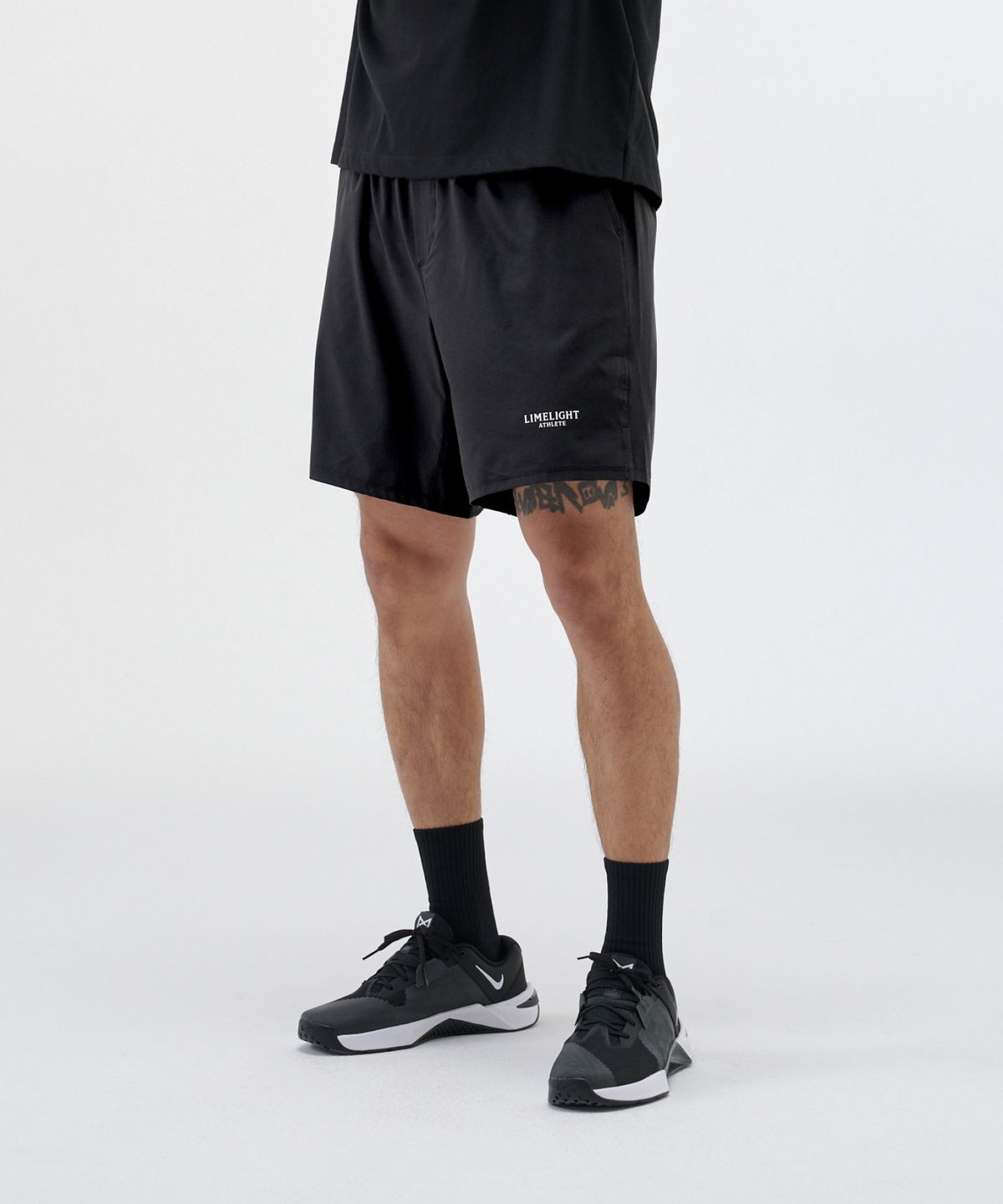 라임라잇 어패럴(LIMELIGHT APPAREL) 애슬릿 스몰 로고 라이너 쇼츠 (블랙/화이트)