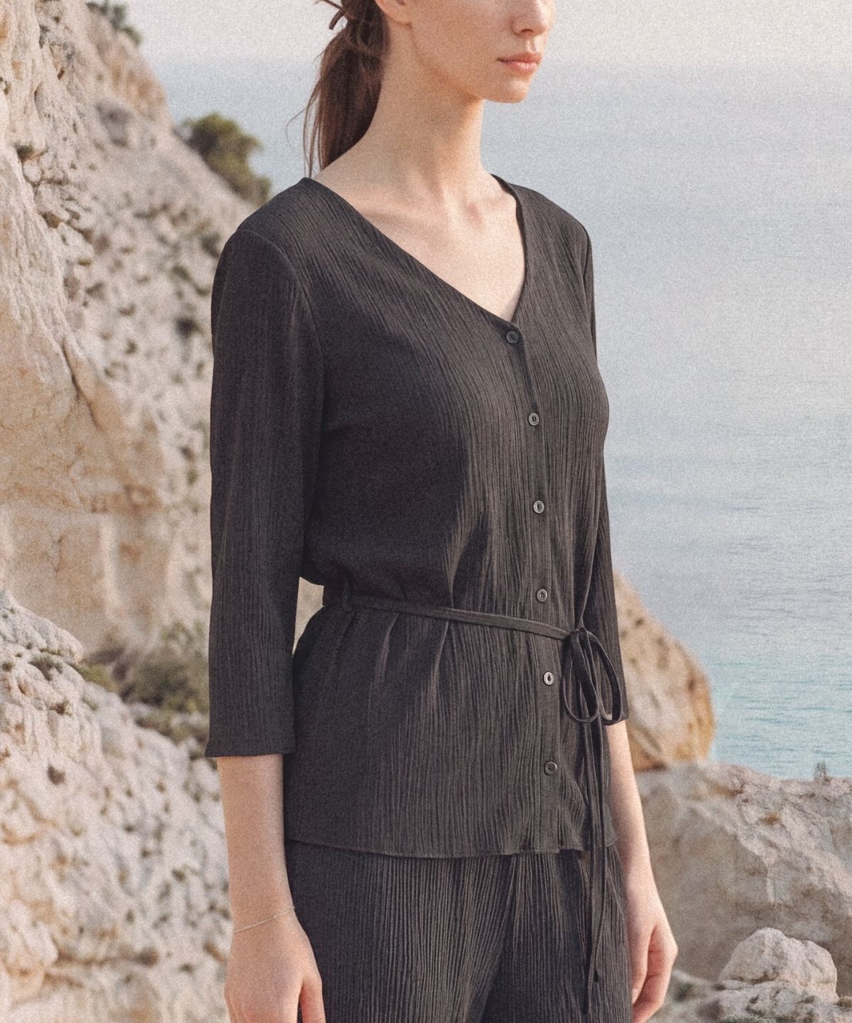 폴뉴아(FOLNUA) GRACENE PLEATS CARDIGAN SET (BLACK)