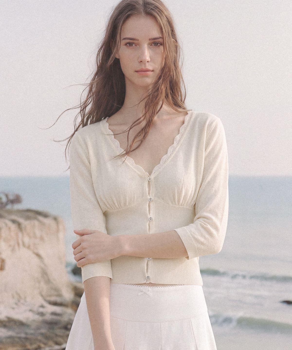 폴뉴아(FOLNUA) DENTELLE LACE FITTED CARDIGAN (IVORY)